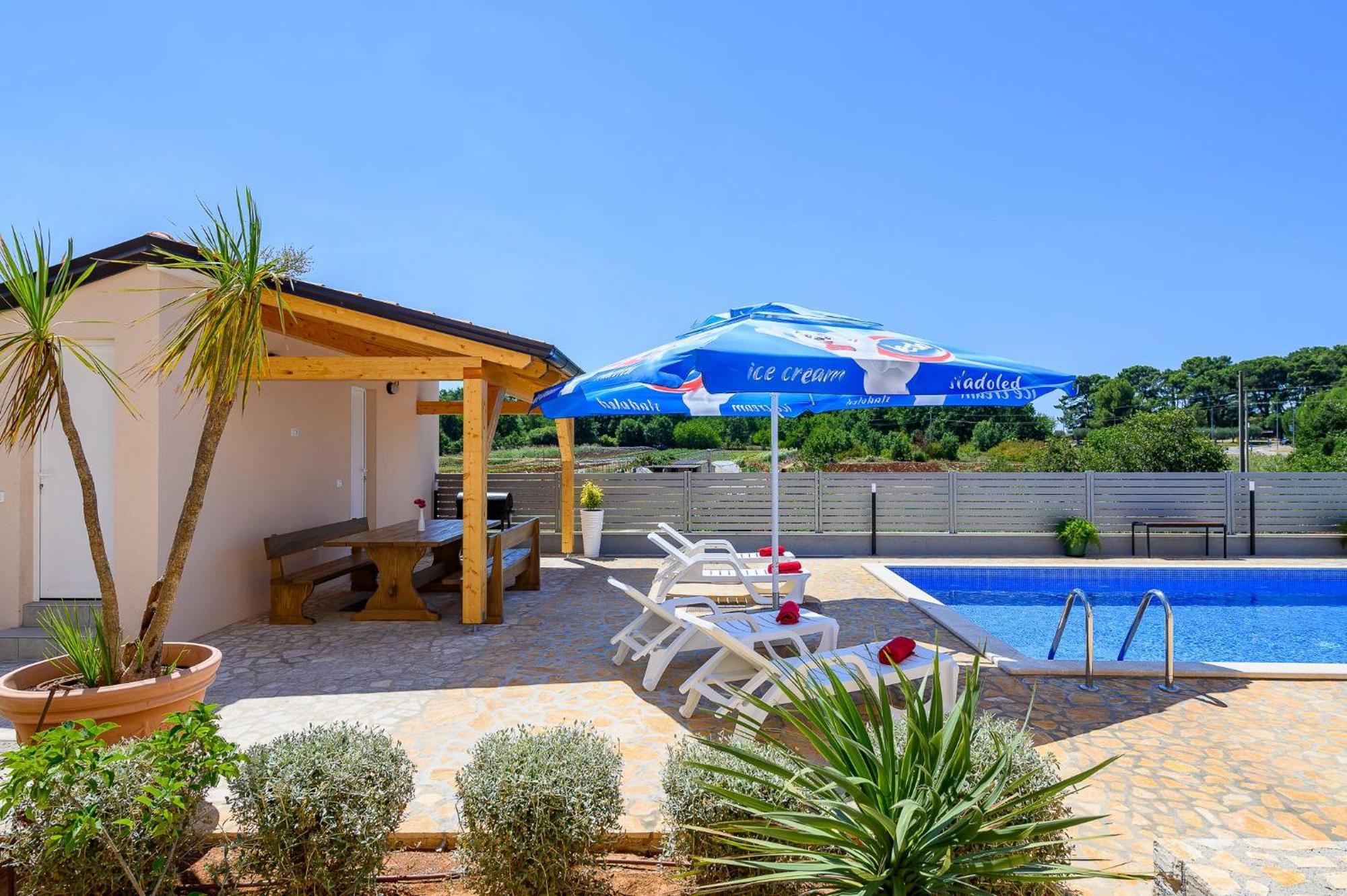 Stancija Amorozo 5 - Apartment N. 7 Porec Luaran gambar