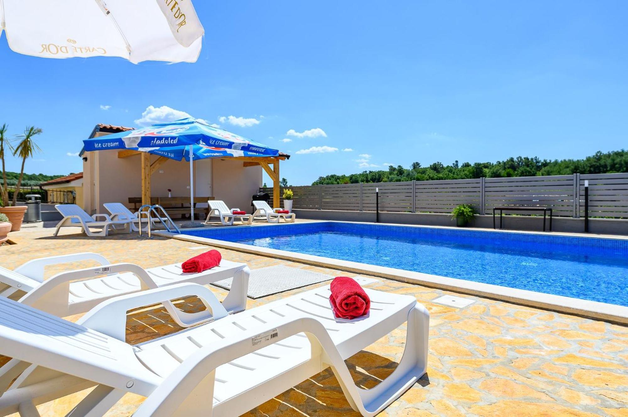 Stancija Amorozo 5 - Apartment N. 7 Porec Luaran gambar