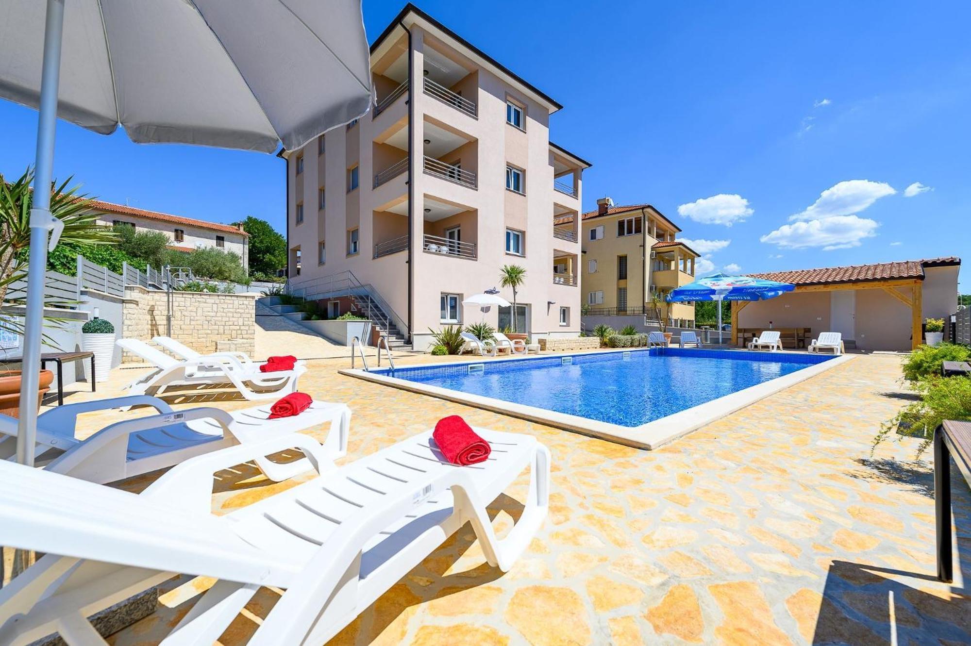 Stancija Amorozo 5 - Apartment N. 7 Porec Luaran gambar